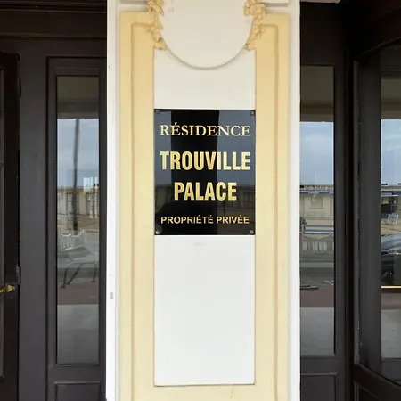 Palace Le Bonheur *