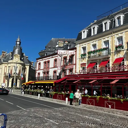 Palace Le Bonheur
